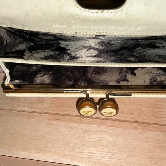 Ted Baker distressed antique gold wallet - Picture 3 of 4